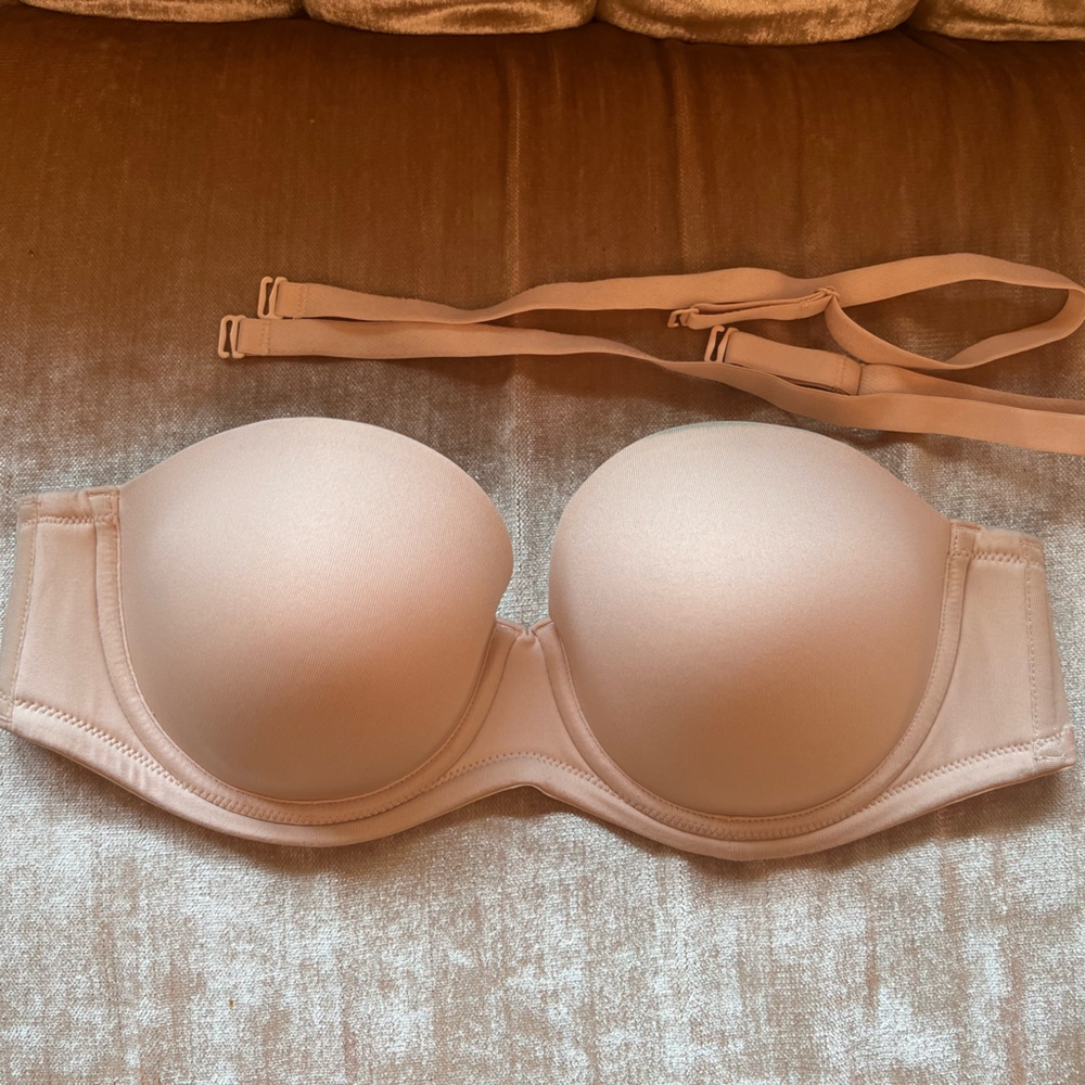 🎉LIKE NEW Wacoal Red Carpet convertible strapless bra
